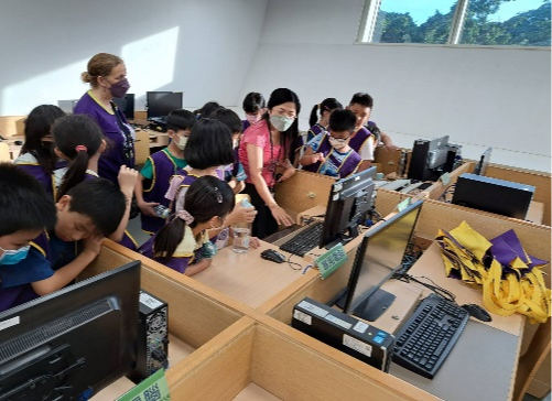 傑克森美語學校師生參訪聽視障資訊中心